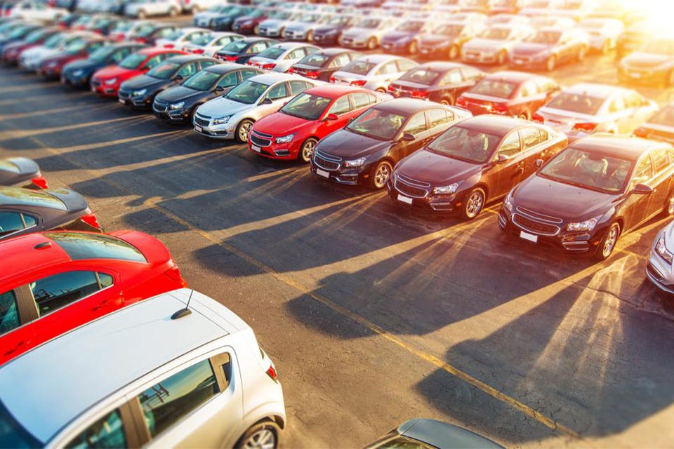 How to Avoid Beginner Mistakes in Buying Your First Car