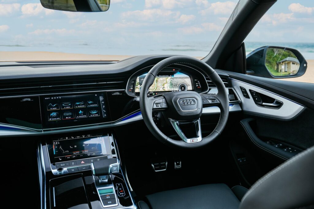 2024 Audi Q8 60 TFSI e Plug in Hybrid 30