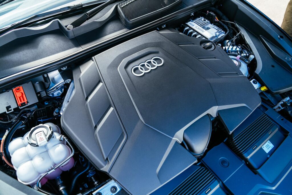 2024 Audi Q8 60 TFSI e Plug in Hybrid 6