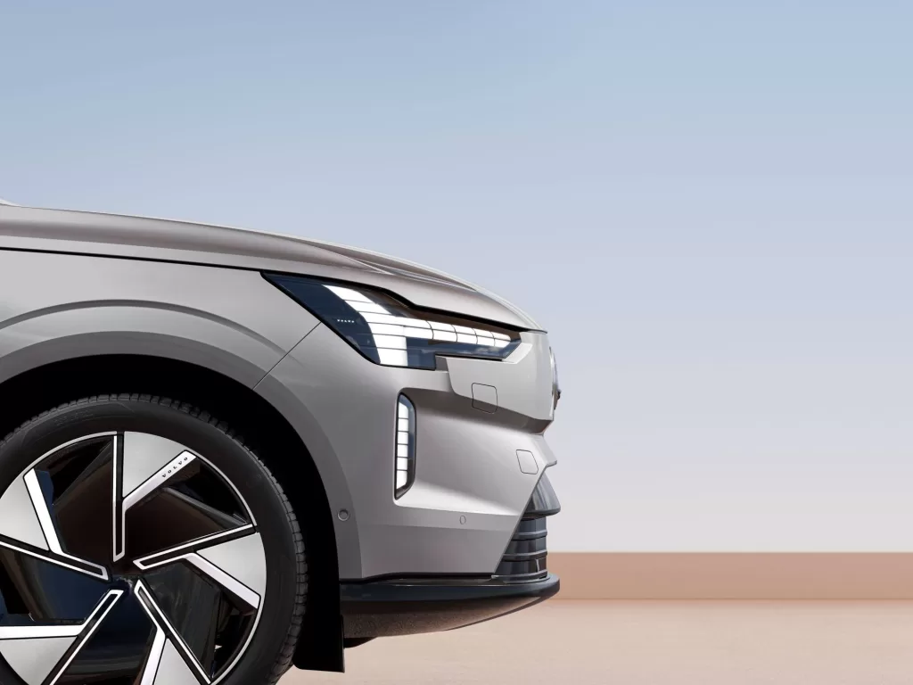 2025 Volvo EX90 Headlights