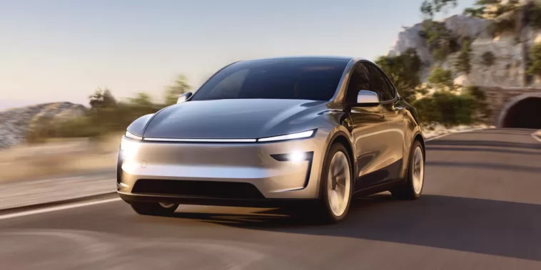 2025 Tesla Model Y Facelift Revealed (6)