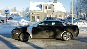 2027 Hyundai Elantra Spy Photo (17)