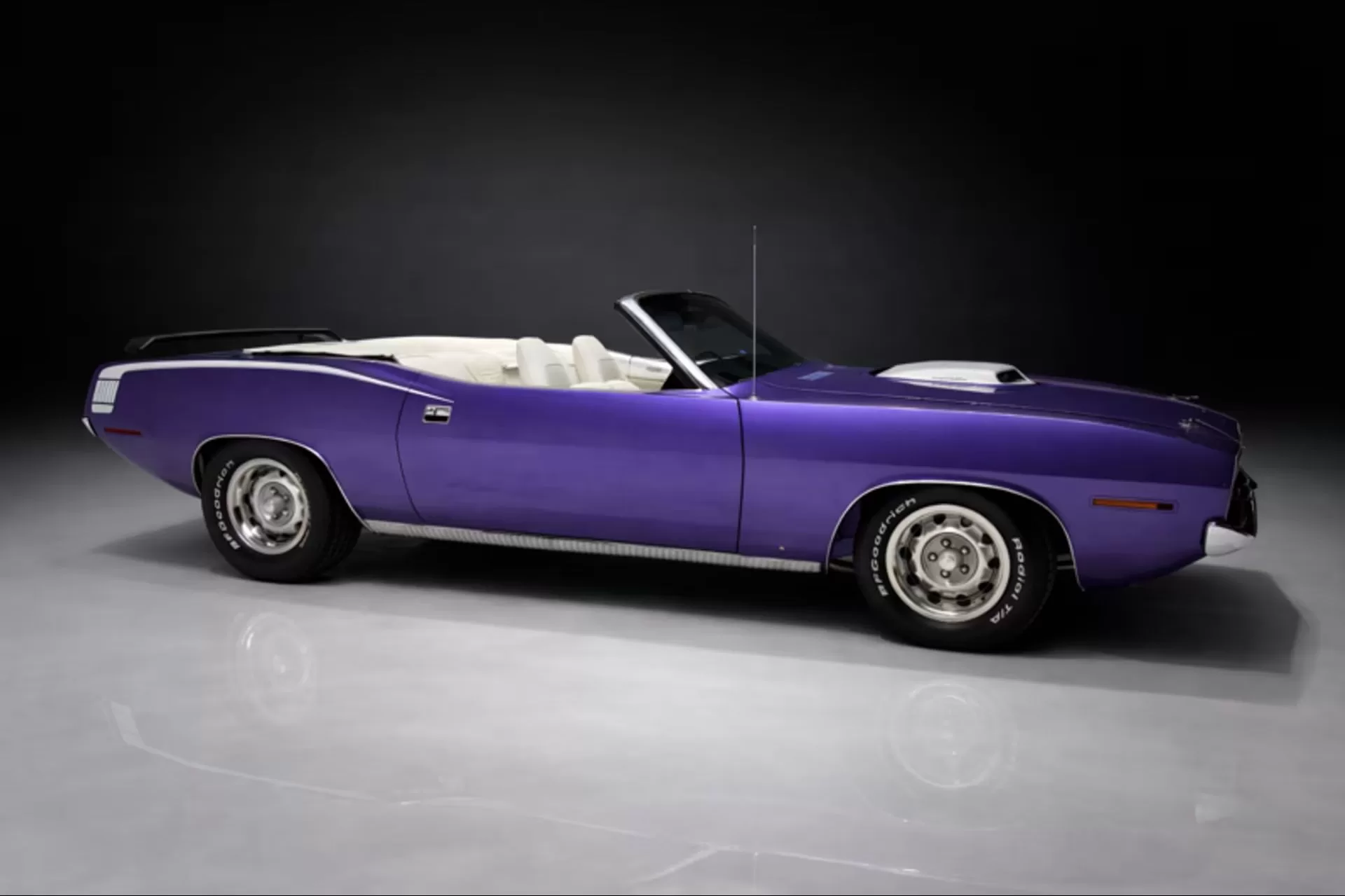 1970 Plymouth Hemi Barracuda Convertible (5)