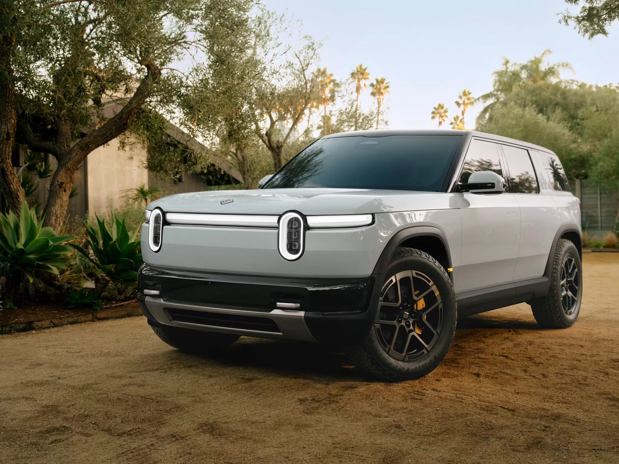 Rivian R2 Performance (3)